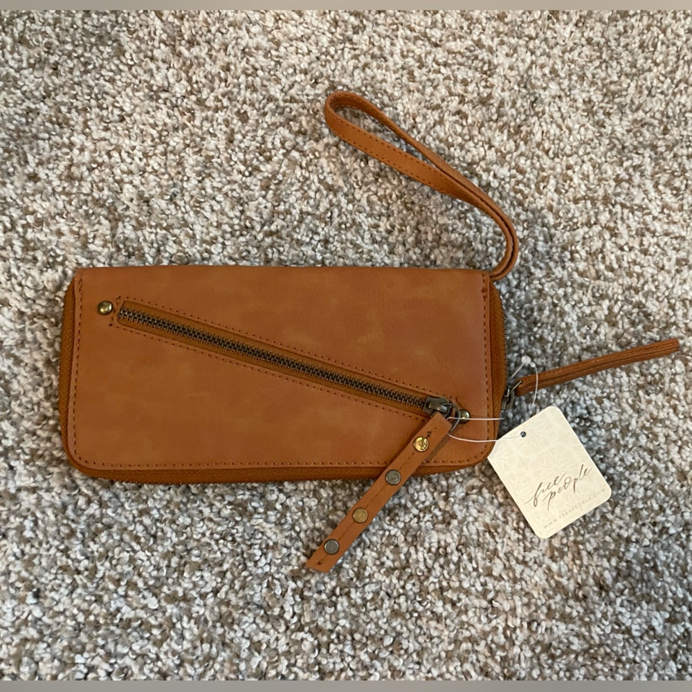 Free People‎ Vegan Leather Brown Wallet Wristlet - Picture 2 of 4